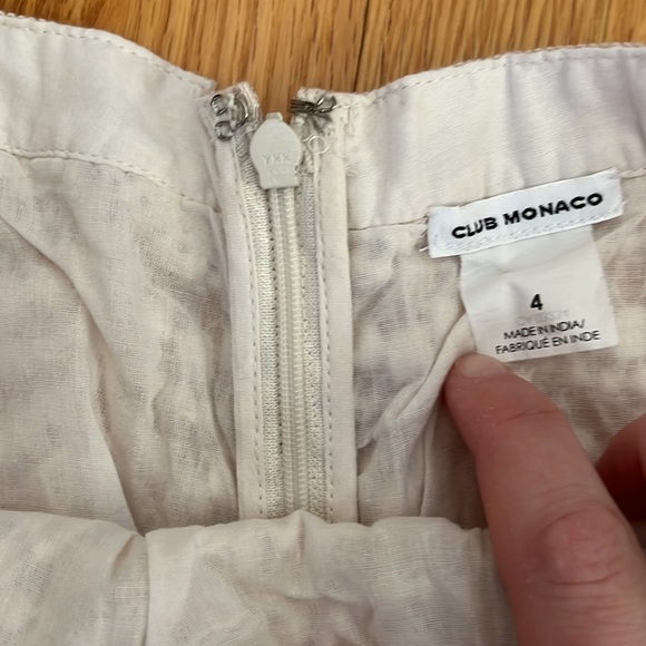 Club Monaco lace mini skirt - Picture 4 of 6